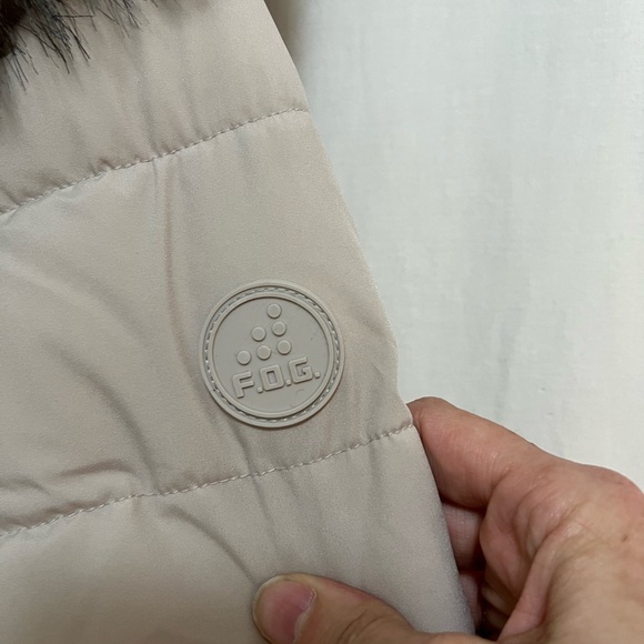 Women's Beige Quilted Jacket with Faux Fur Trim - Picture 5 of 9